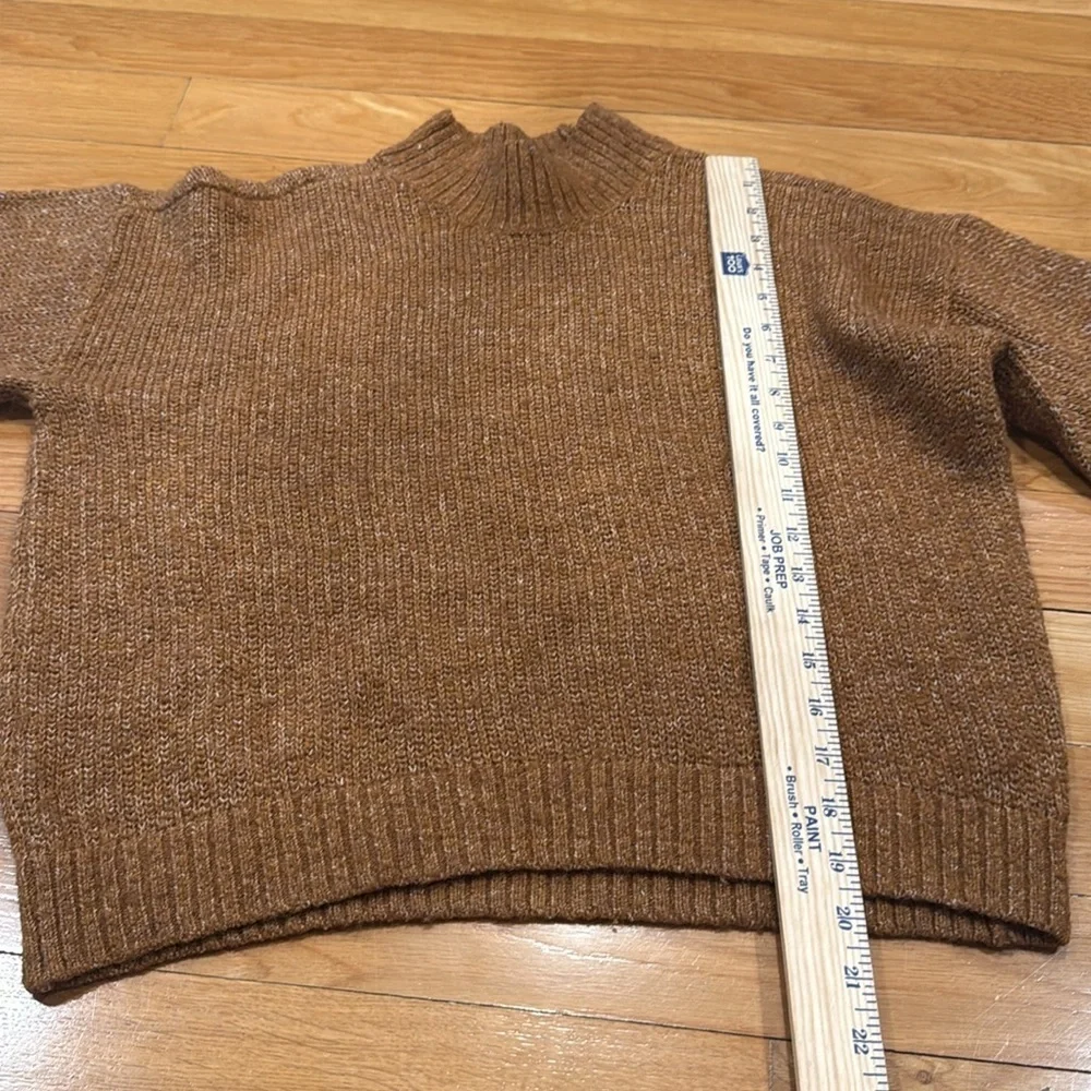 Old navy kid mock neck sweater size xlarge (14/16).